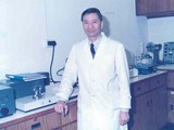 Prof. Ng Ching Fai, former President & Vice-Chancellor at the Chemistry Laboratory (1986) Prof. Ng also served as the Dean of Science from 1989-2002.